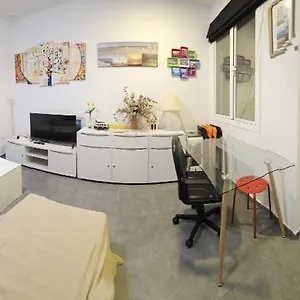 apartamento-centro-cadiz-junto-playa-y-estacion.hotelsincadiz.net/